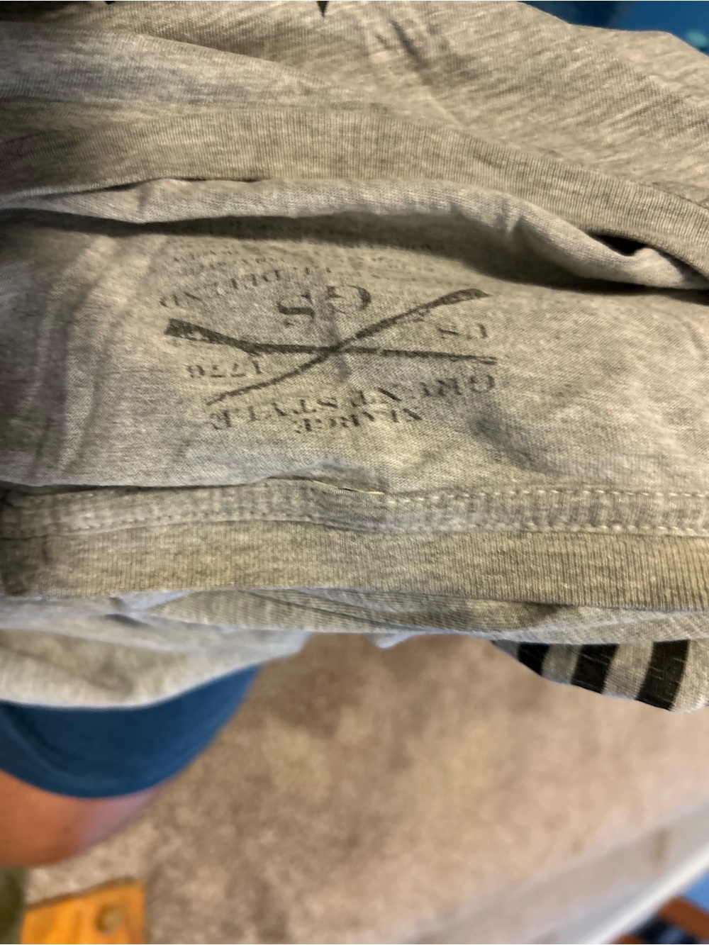 Grunt Style Light Gray Graphic Crewneck Tee with Black Crest - Picture 2 of 2